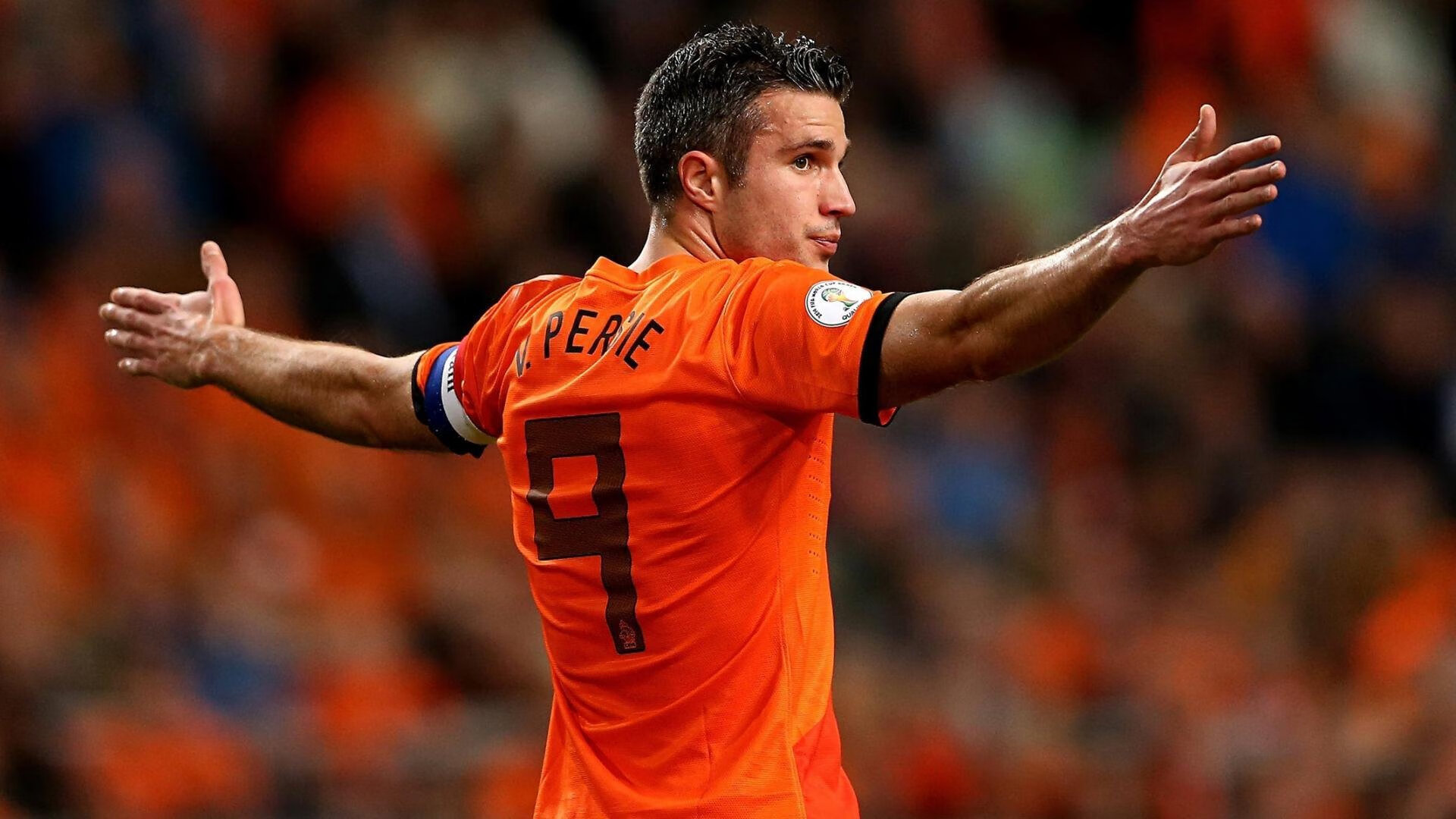 未来“足球皇帝”之路:新秀崭露头角,足坛未来