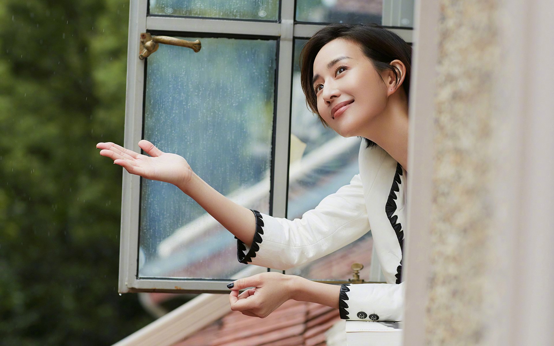 华体会hth官方网站下载-伊朗骑手阿里·巴赫蒂亚里在巴黎奥运会上与“Shahram”马匹共同参赛，尽管因马匹受伤被迫退出，但展现了坚强意志。